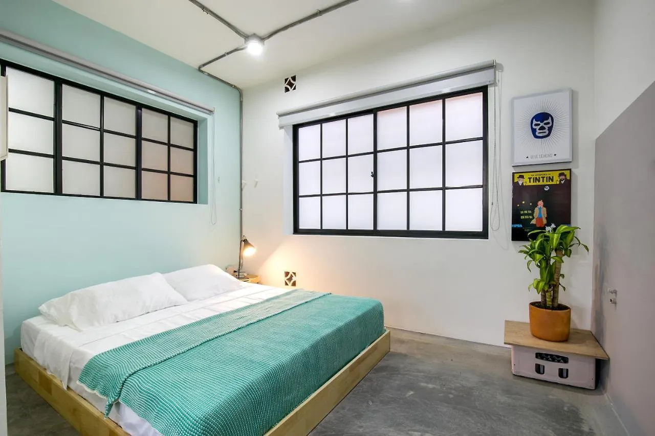 Studios Amarillo-Morado-Ocre 메딜린