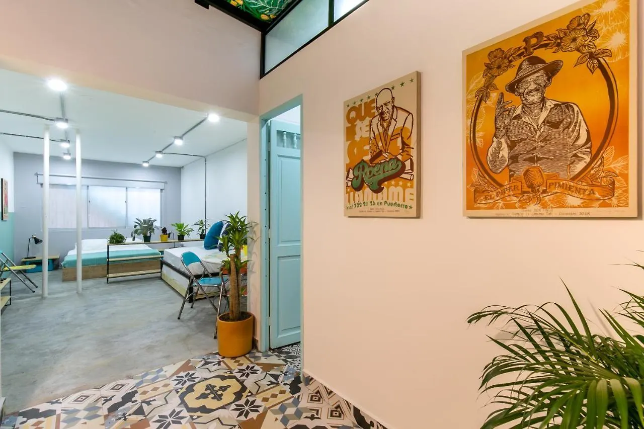 Apartamento Studios Amarillo-Morado-Ocre Medellín Colombia