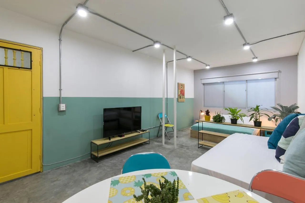 Apartamento Studios Amarillo-Morado-Ocre Medellín Colombia