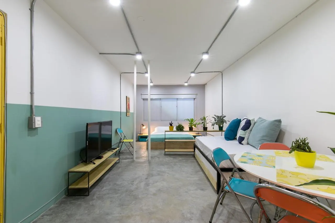 Studios Amarillo-Morado-Ocre Medellín
