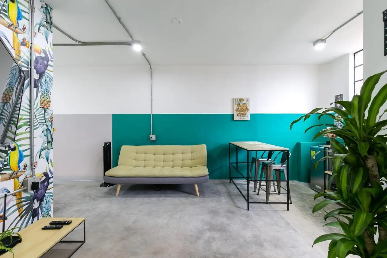 Apartamento Studios Amarillo-Morado-Ocre Medellín Colombia