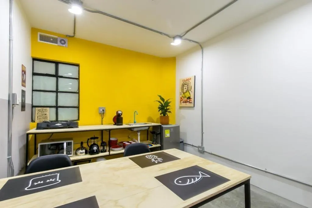 Apartamento Studios Amarillo-Morado-Ocre Medellín