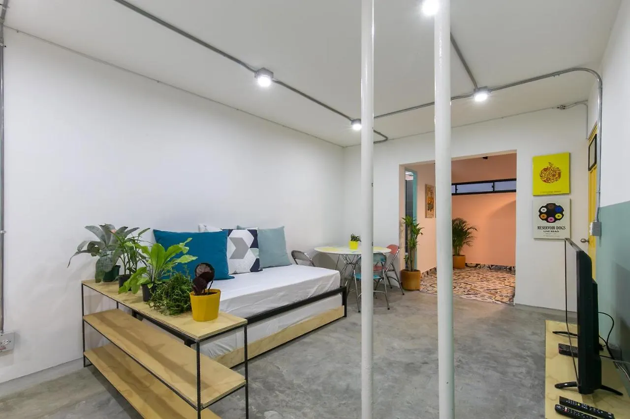 Studios Amarillo-Morado-Ocre Medellín Apartament