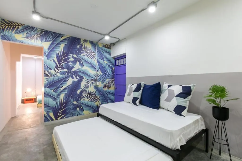 Studios Amarillo-Morado-Ocre Medellín Apartament