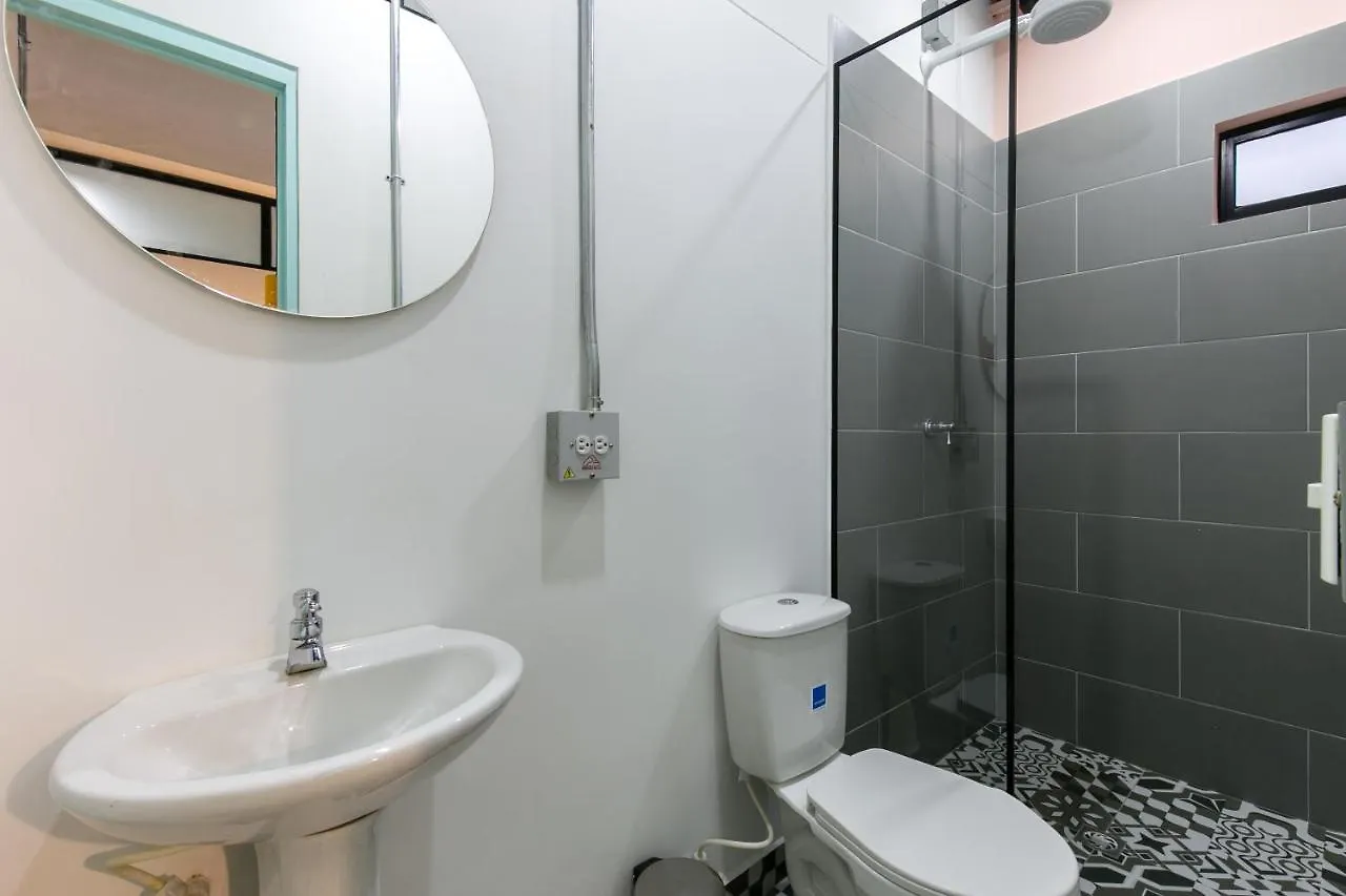 Apartament Studios Amarillo-Morado-Ocre Medellín